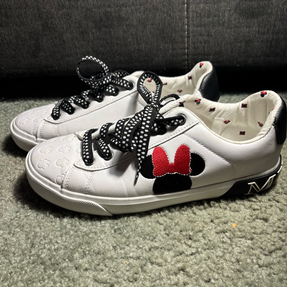 Minnie Mouse Women Size 7 1/2